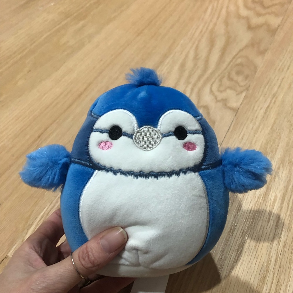 Like new condition small penguin squishmallow